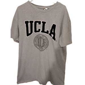 NCAA Him UCLA college grey Men's medium graphic t-shirt.